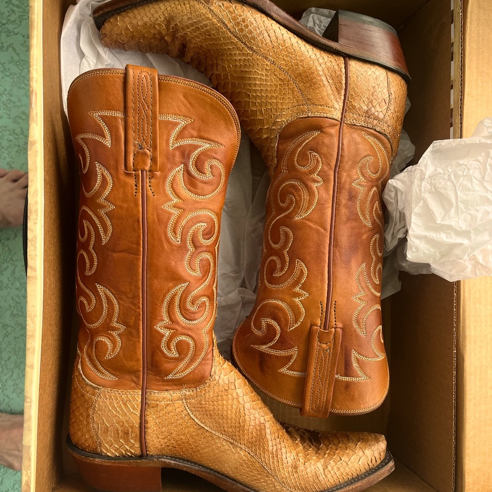 Lucchese women’s boots
